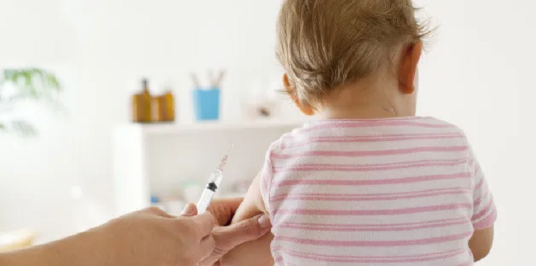 baby and vaccine
