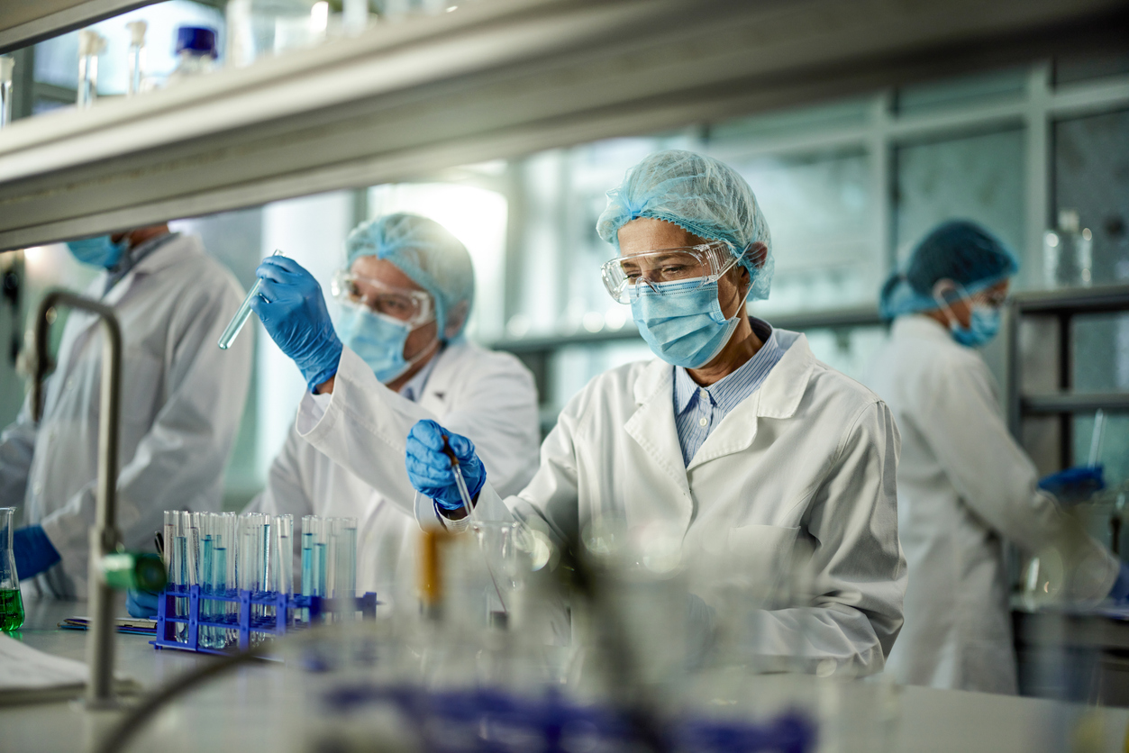 researchers in lab